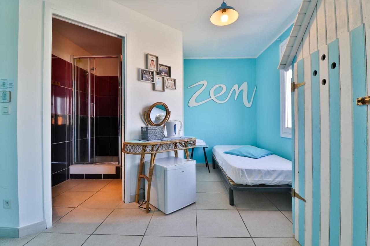 Hotel La Bastide Hyeres Bagian luar foto